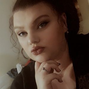 Meet your Posher, Sabrina